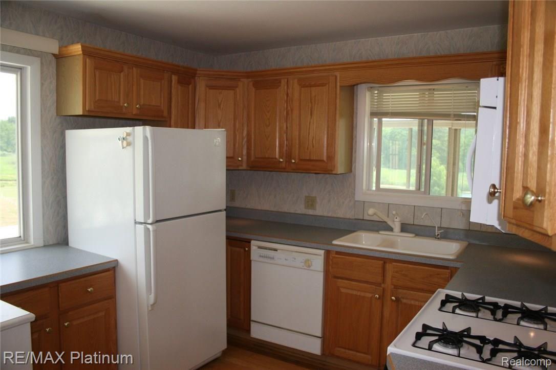 4250 Crandall Road Howell, MI 48855 - Photo 18 of 57 All appliances are included~