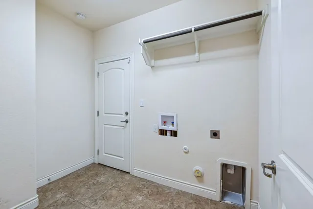 $565,000 | 3900 Crispin Hall Lane, Pflugerville, TX 78660