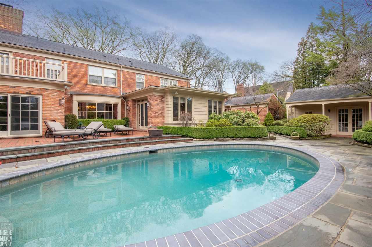 175 Touraine Road Grosse Pointe Farms, MI 48236 - Photo 4 of 31