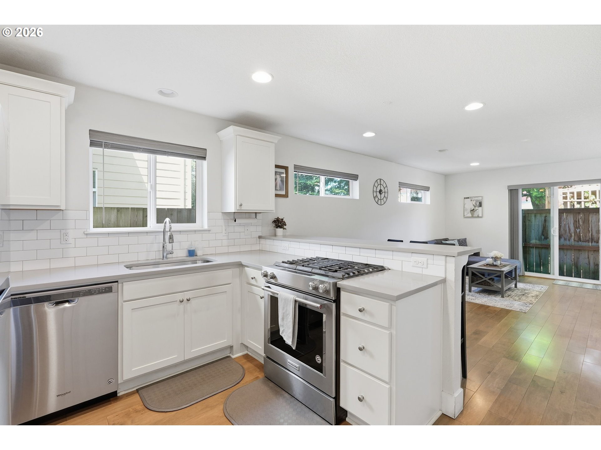 10045 Southeast Clinton Street Portland, OR 97266 - Photo 10 of 28