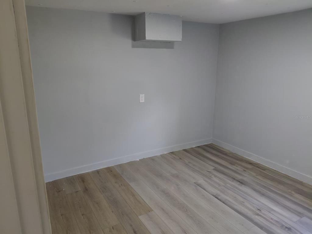 17405 Northeast 38th Lane Road Silver Springs, FL 34488 - Photo 14 of 25 a view of an empty room