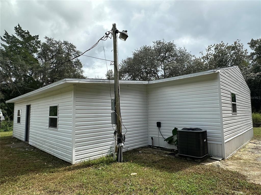 17405 Northeast 38th Lane Road Silver Springs, FL 34488 - Photo 3 of 25