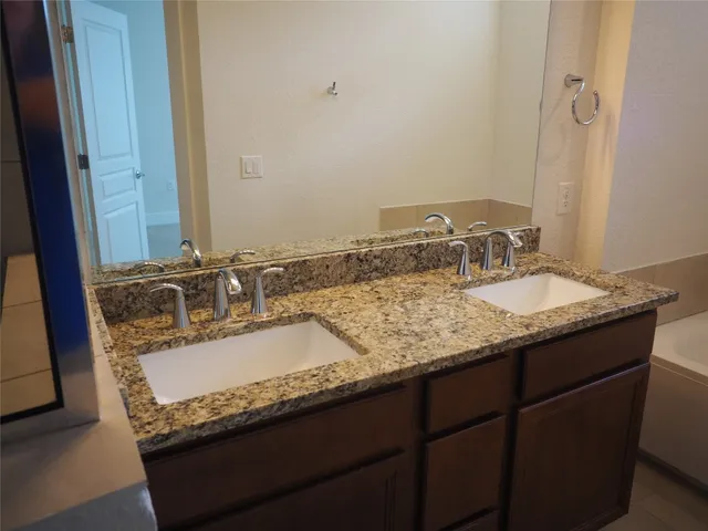 $1,695 | 11319 Gadsen Lane, Unit 94, Austin, TX 78754