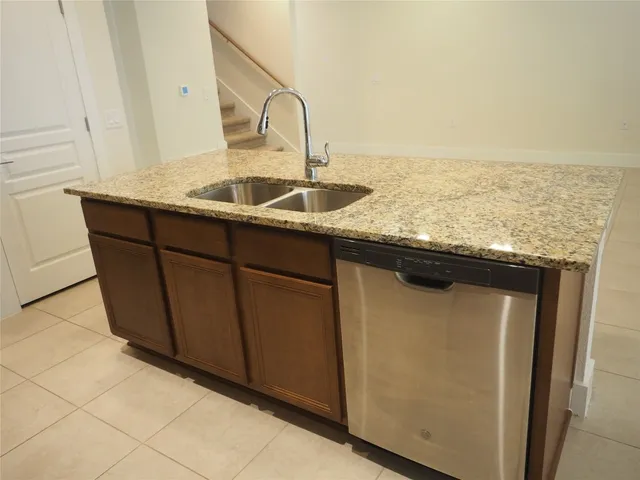 $1,695 | 11319 Gadsen Lane, Unit 94, Austin, TX 78754