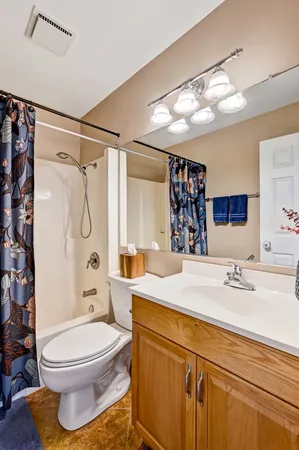 $275,000 | 7000 Barrington Court, Unit 204, Woodridge, IL 60517