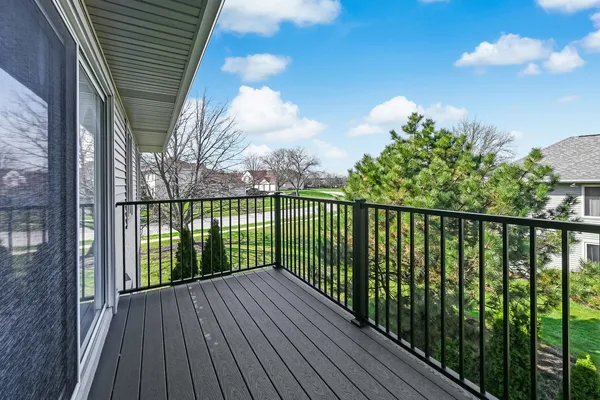 $275,000 | 7000 Barrington Court, Unit 204, Woodridge, IL 60517