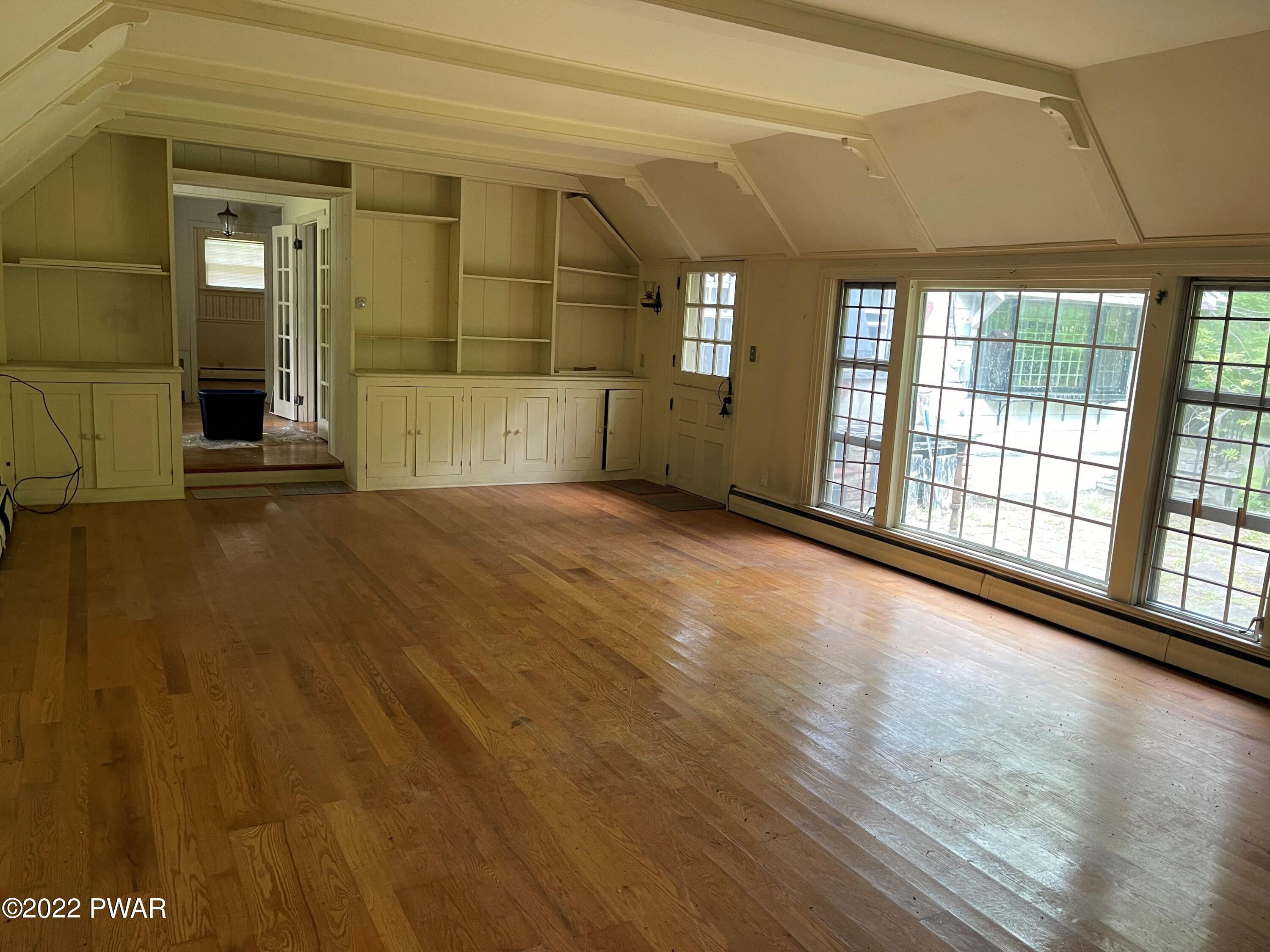 425 Sawkill Road Milford, PA 18337 - Photo 13 of 17 Interior 4