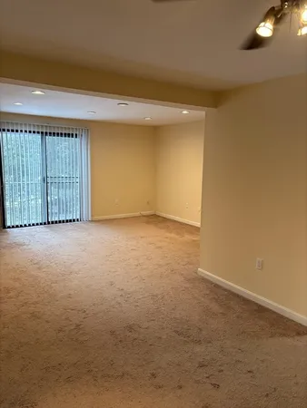 $1,750 | 29 Village Rock Lane, Unit 6, Natick, MA 01760