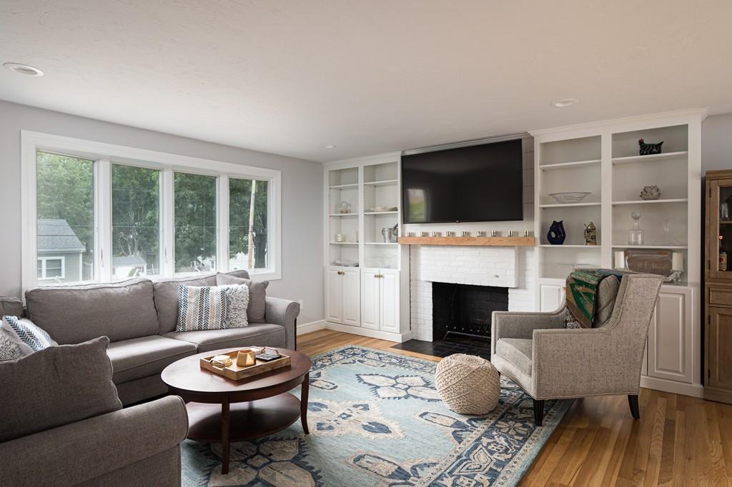 15 Leonard Street Hingham, MA 02043 - Photo 8 of 27 Gallery Image 8