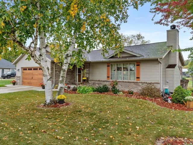 $399,900 | 501 River Bluff Drive, Manitowoc, WI 54220