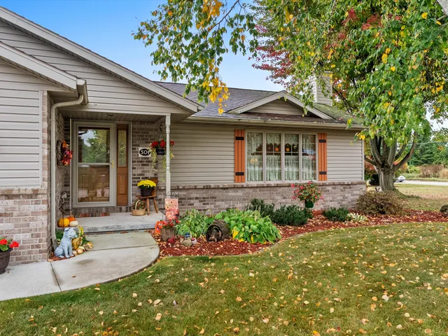 $399,900 | 501 River Bluff Drive, Manitowoc, WI 54220