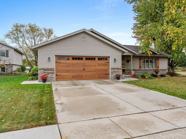 $399,900 | 501 River Bluff Drive, Manitowoc, WI 54220