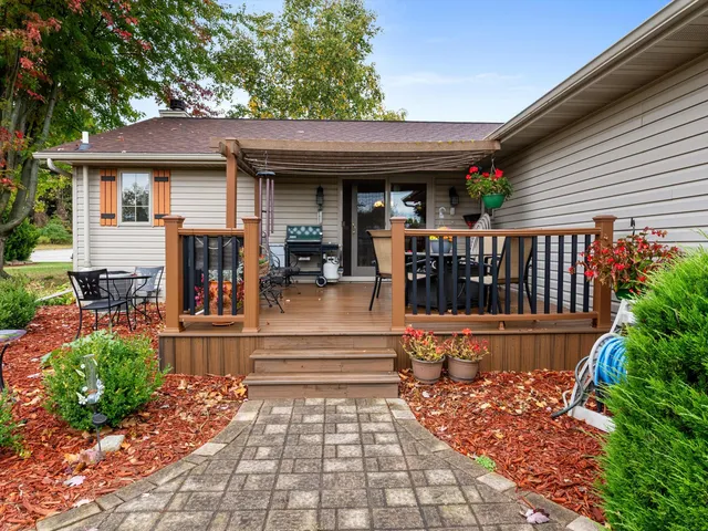 $399,900 | 501 River Bluff Drive, Manitowoc, WI 54220