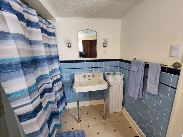 $1,200 | 1636 Philadelphia Street, Indiana, PA 15701