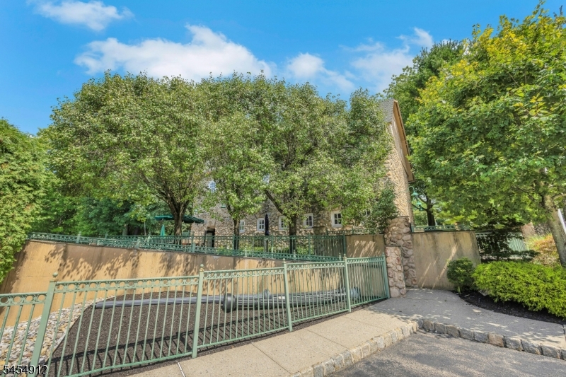 1503 Cornwall Road Mahwah, NJ 07430 - Photo 31 of 34 Gallery Image 31