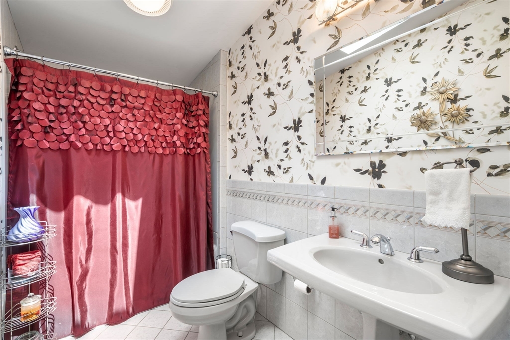 27 Alden Road Wayland, MA 01778 - Photo 14 of 29 Gallery Image 14