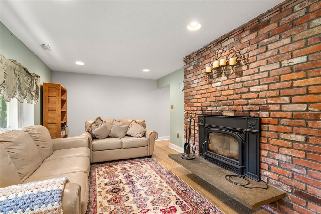 27 Alden Road Wayland, MA 01778 - Photo 22 of 29 Gallery Image 22
