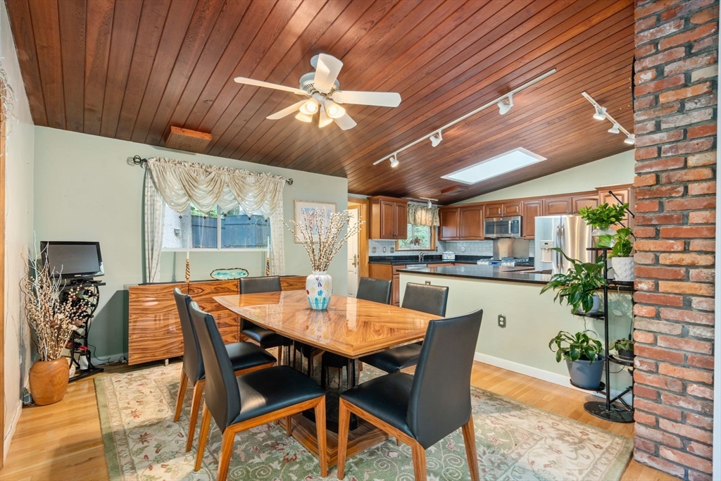 27 Alden Road Wayland, MA 01778 - Photo 8 of 29 Gallery Image 8