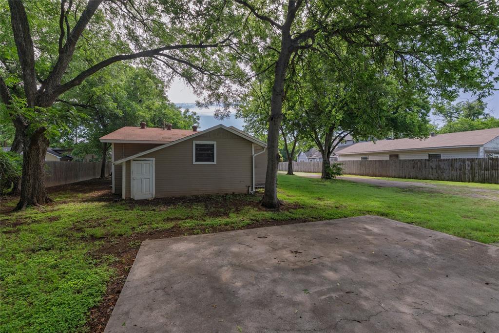 313 North Roe Street White Settlement, TX 76108 - Photo 26 of 33