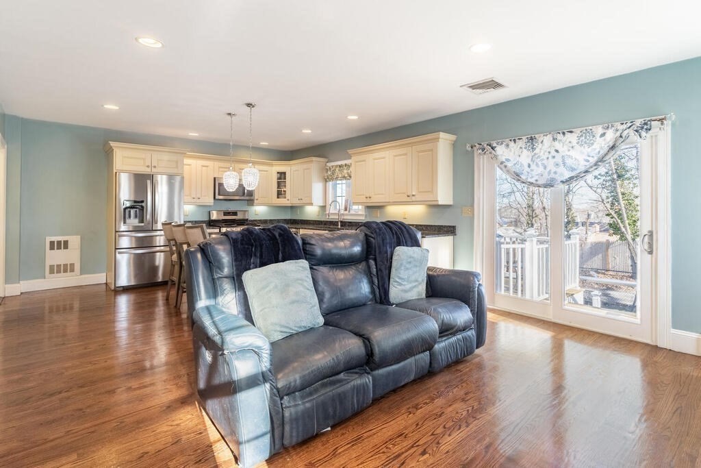 8 Dean Road Milton, MA 02186 - Photo 19 of 42 Gallery Image 19