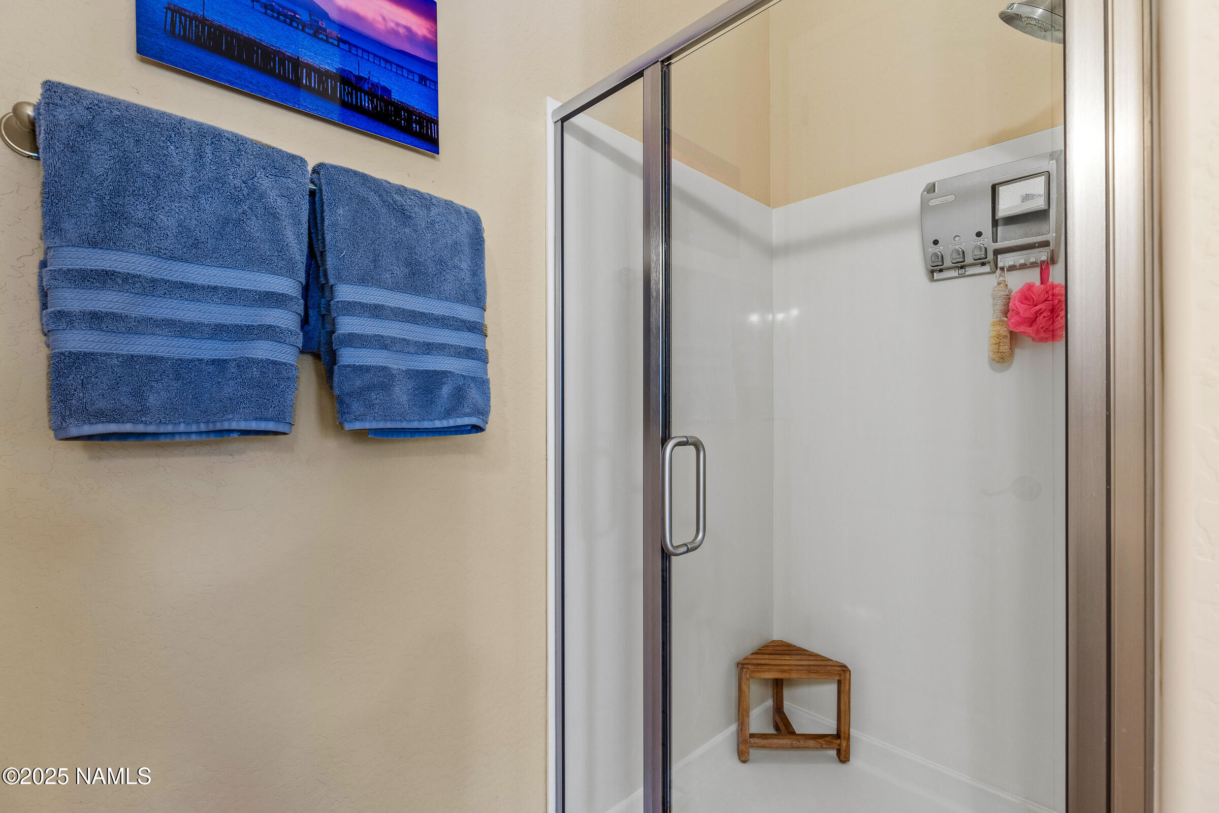 3239 Merryvale Lane Flagstaff, AZ 86005 - Photo 27 of 40 a bathroom with a shower