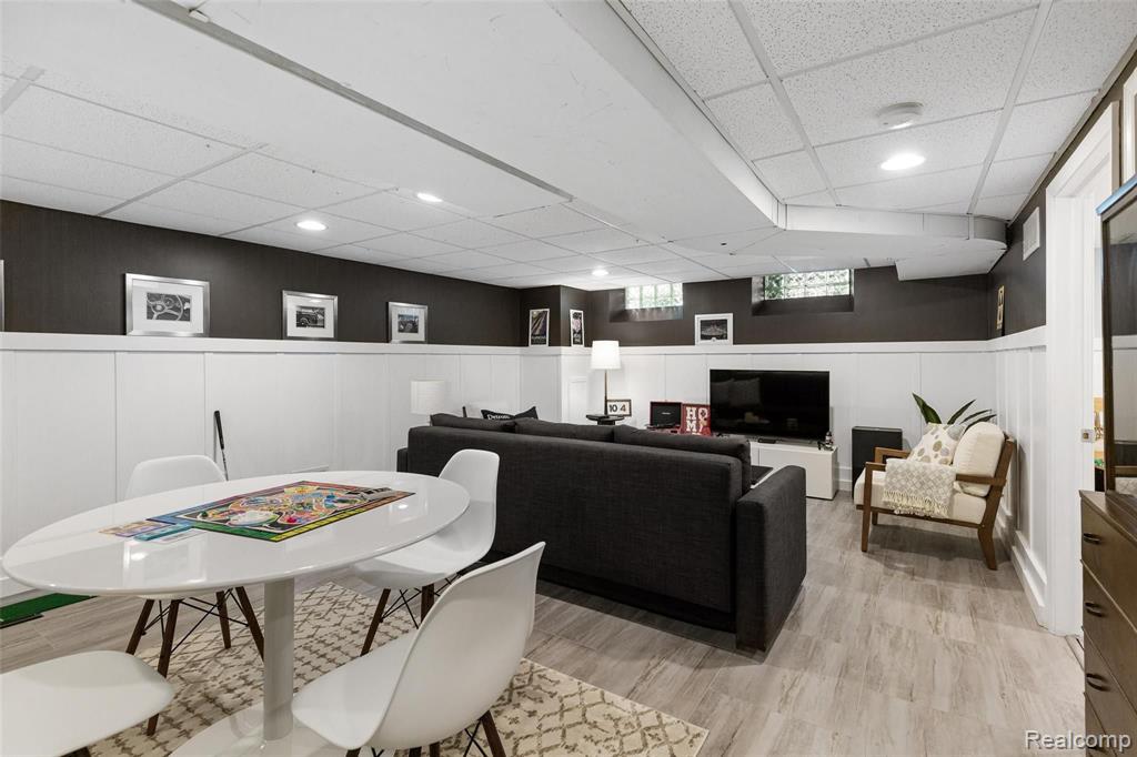 35819 Johnstown Road Farmington Hills, MI 48335 - Photo 47 of 66