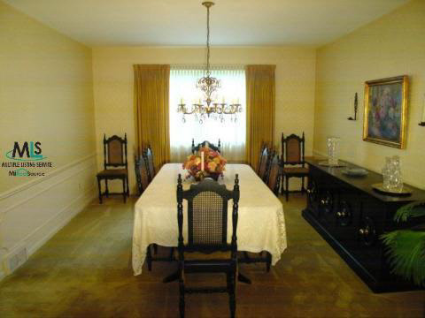 618 Canterbury Road Grosse Pointe, MI 48236 - Photo 4 of 6 854848-3.JPG