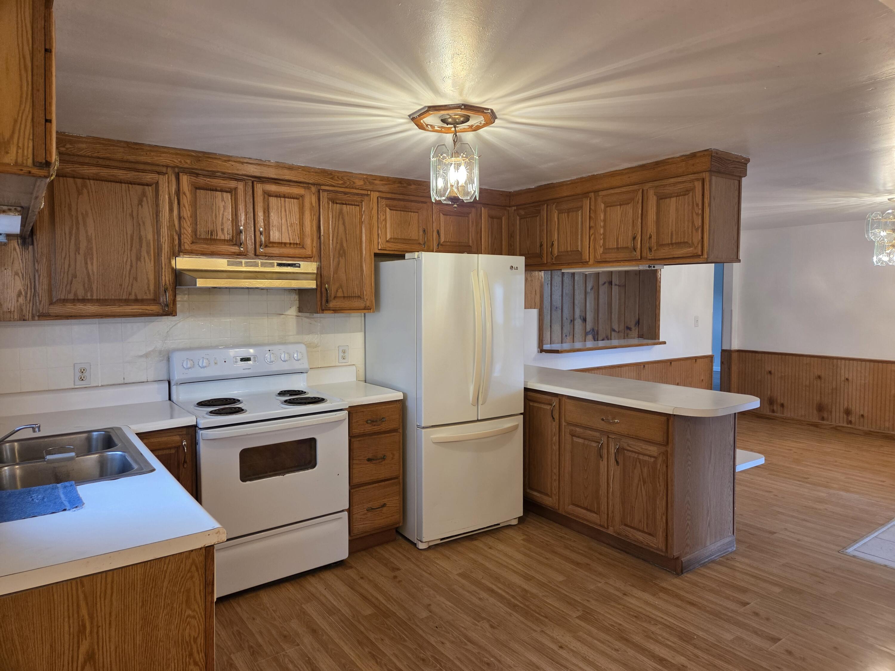 9526 Monroe Road Elwell, MI 48832 - Photo 2 of 20 kitchen3