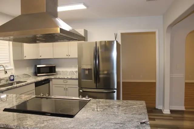 $2,350 | 110 Sandalwood Drive, Brunswick, GA 31525