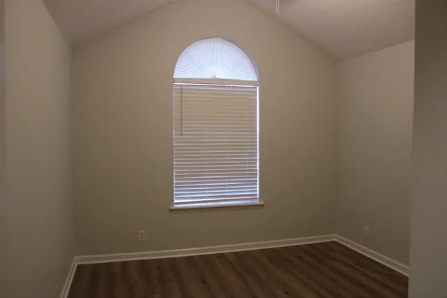 $2,350 | 110 Sandalwood Drive, Brunswick, GA 31525