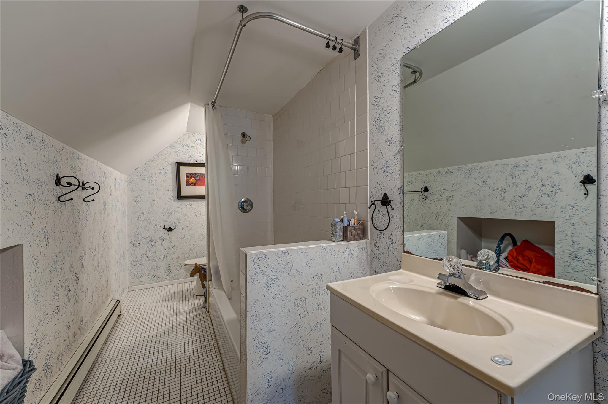 253 Melbury Road Babylon, NY 11702 - Photo 31 of 44