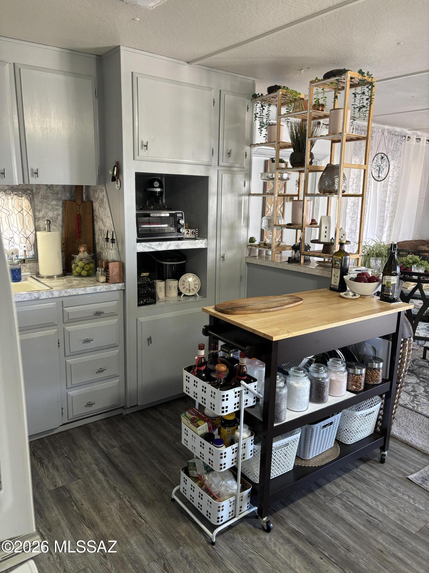 4315 North Flowing Wells Road, Unit 59 Tucson, AZ 85705 - Photo 11 of 23 Kitchen