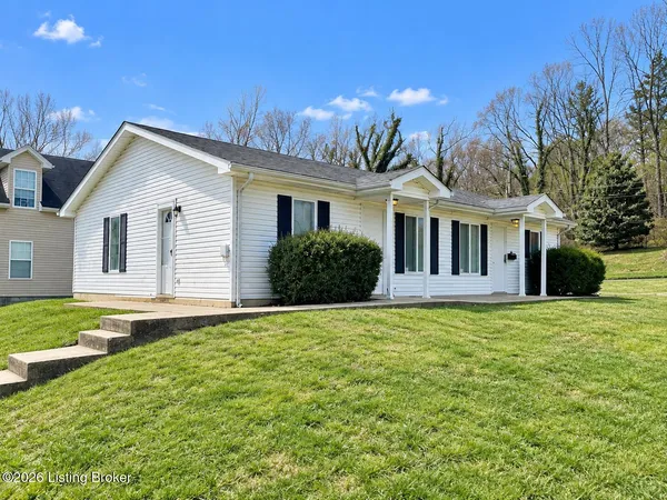 $1,050 | 821 Commerce Street, New Albany, IN 47150