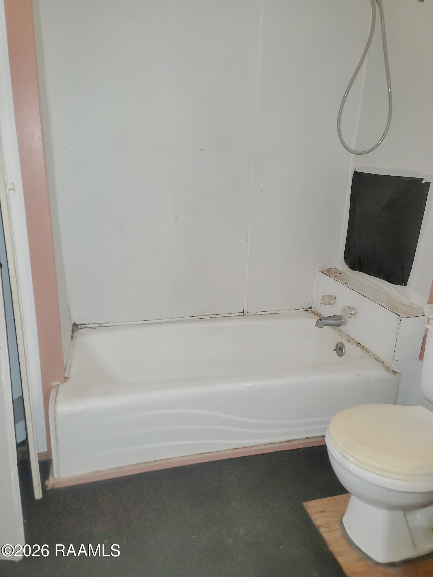 403 Ruland Street Jennings, LA 70546 - Photo 7 of 12 TimePhoto_20251023_122800