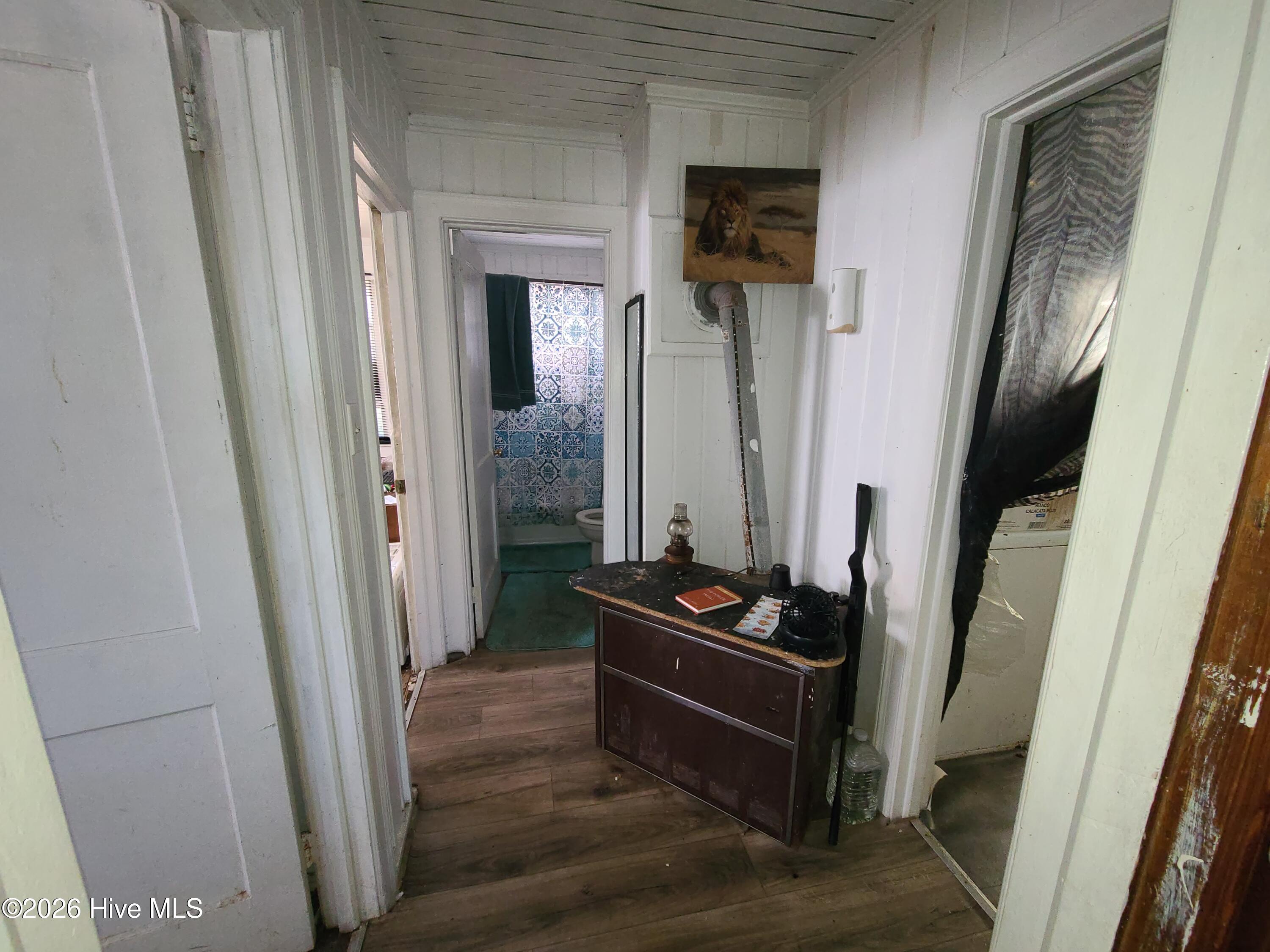 208 Clay Street Kinston, NC 28501 - Photo 6 of 14 Hall