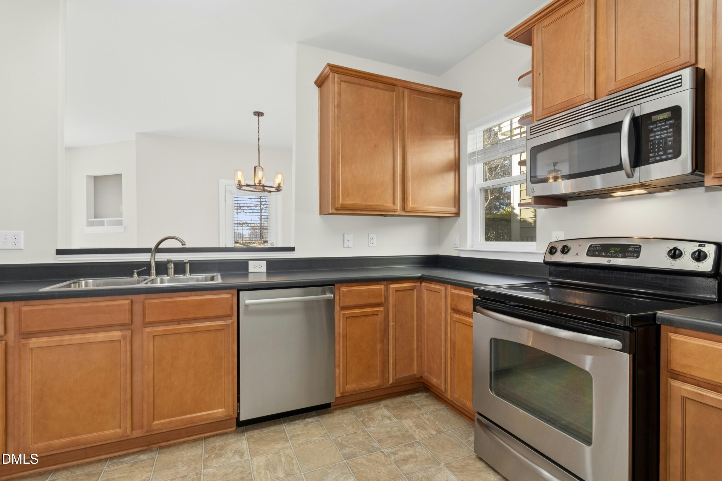 3811 Yates Mill Trail Raleigh, NC 27606 - Photo 6 of 27 012-489254-IMG_0214