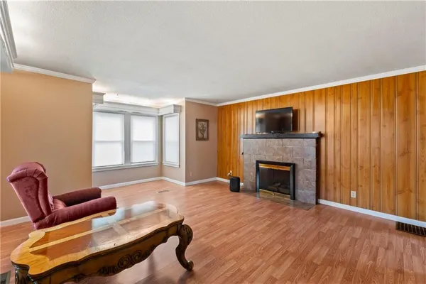 $175,000 | 402 Pine Street, Blackburn, MO 65321