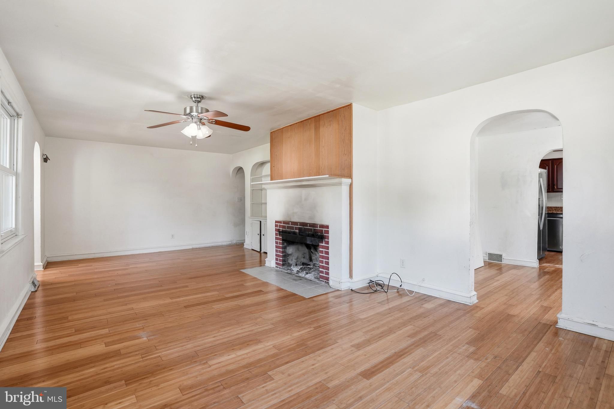 314 South Lippincott Avenue Maple Shade, NJ 08052 - Photo 4 of 33