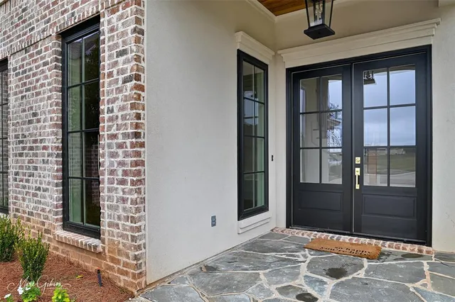 a view of entryway and hall