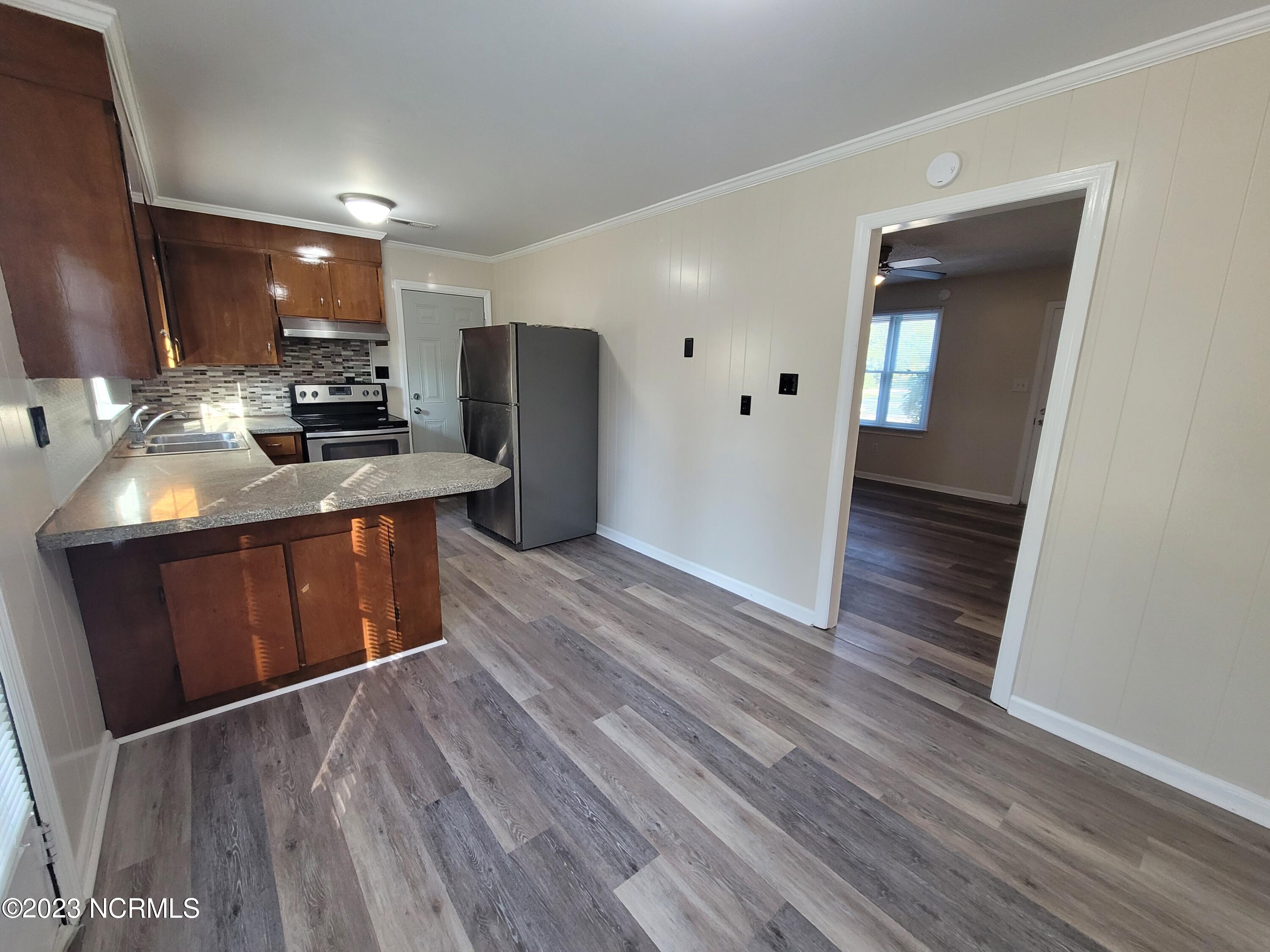 4810 Greenway Avenue Wilmington, NC 28403 - Photo 6 of 19 20231003_085110