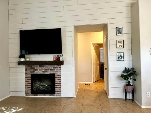 $2,500 | 4053 West Saddlehorn Road, Phoenix, AZ 85083