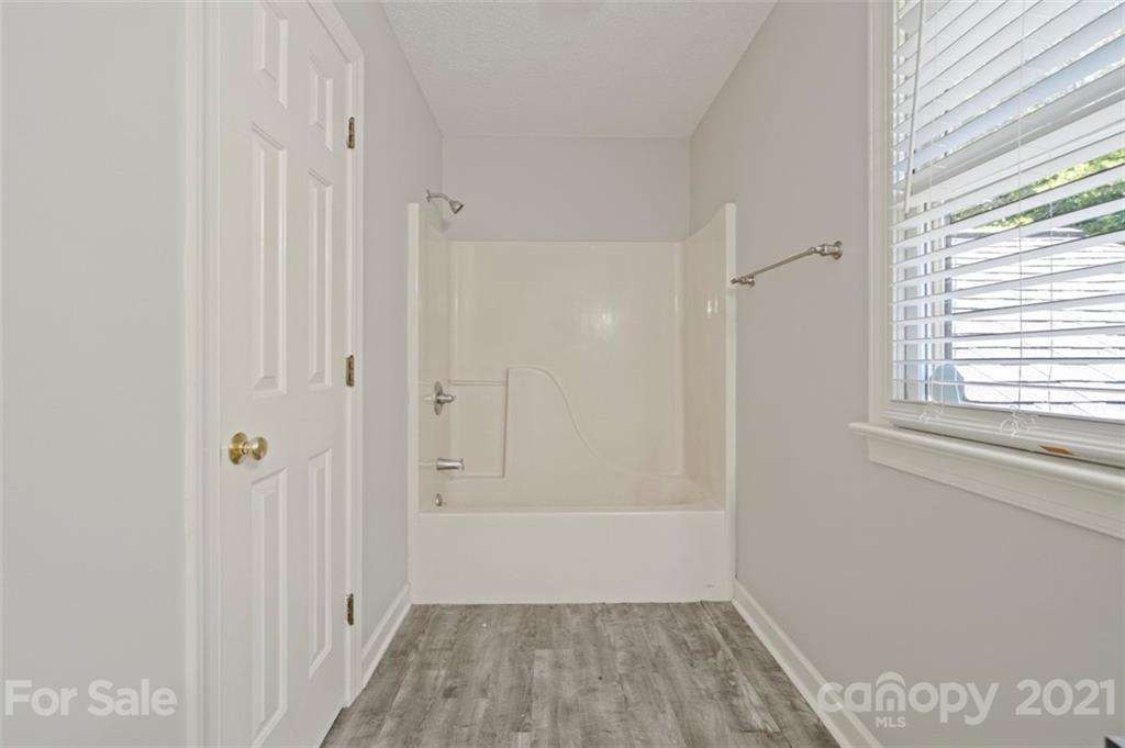 6577 Willowbottom Road Hickory, NC 28602 - Photo 12 of 34 Gallery Image 12