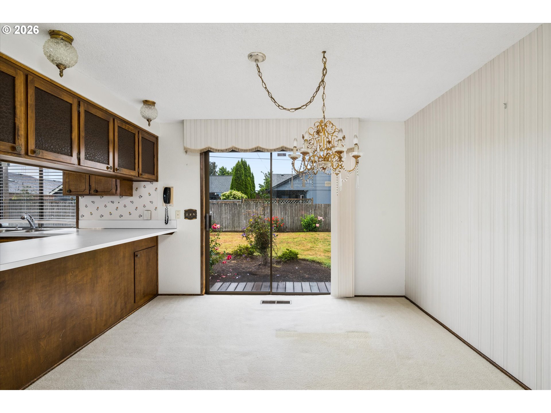 2177 Firth Avenue Springfield, OR 97477 - Photo 11 of 40