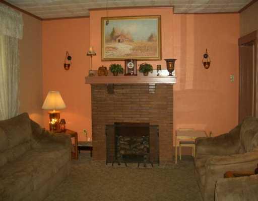 5713 Mifflin Road Lincoln Place, PA 15207 - Photo 2 of 6 Living Room.