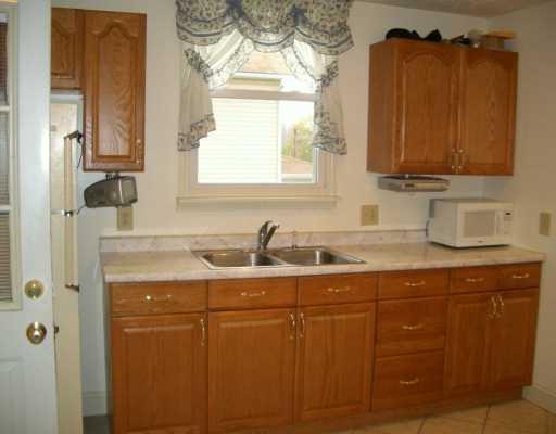 5713 Mifflin Road Lincoln Place, PA 15207 - Photo 4 of 6 Kitchen.