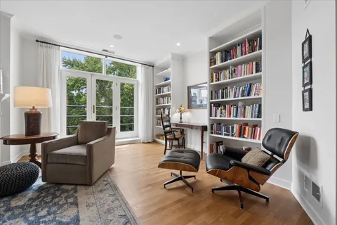 $799,900 | 2100 North Racine Avenue, Unit 3D, Chicago, IL 60614