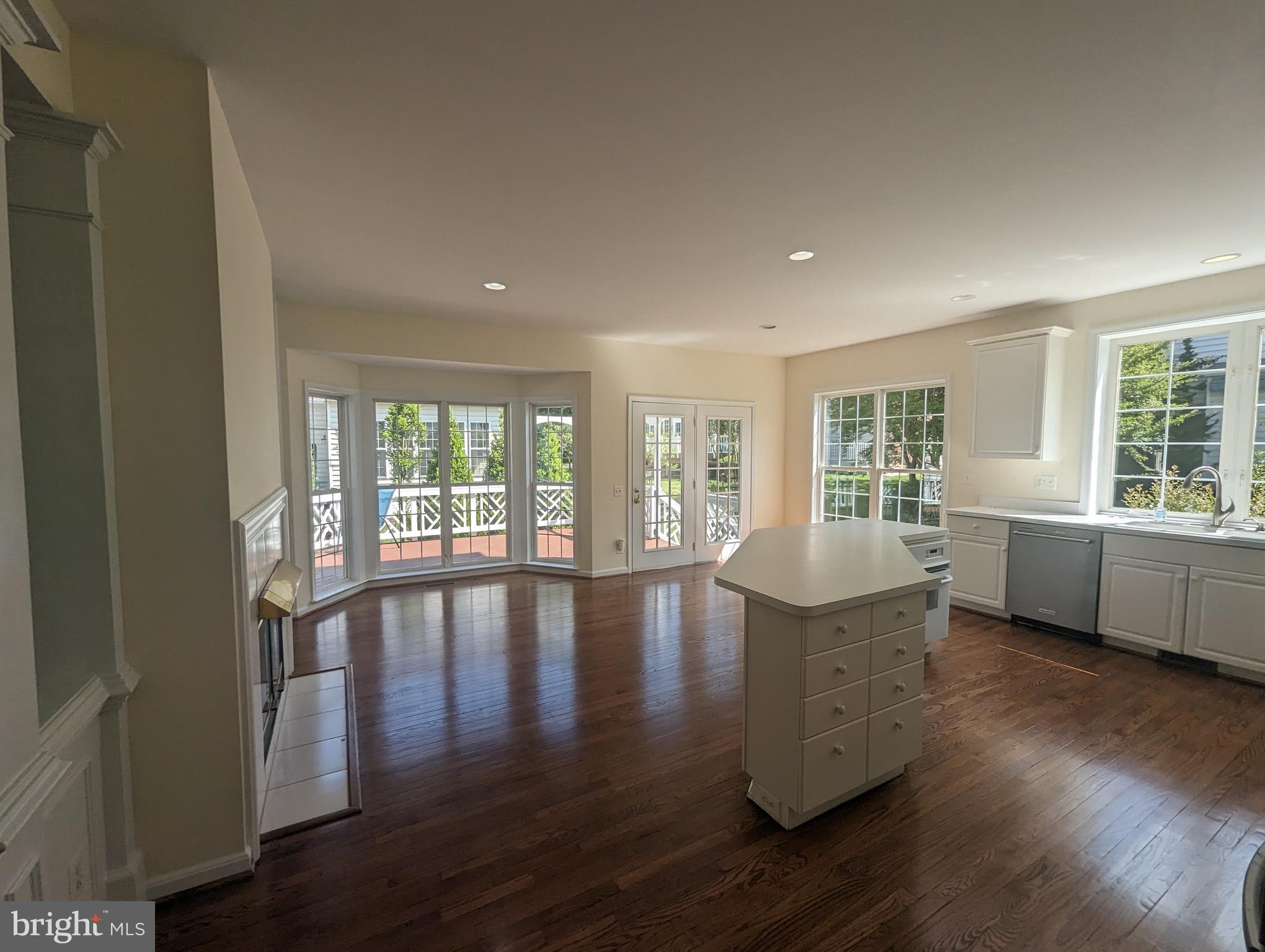 47588 Compton Circle Sterling, VA 20165 - Photo 8 of 38