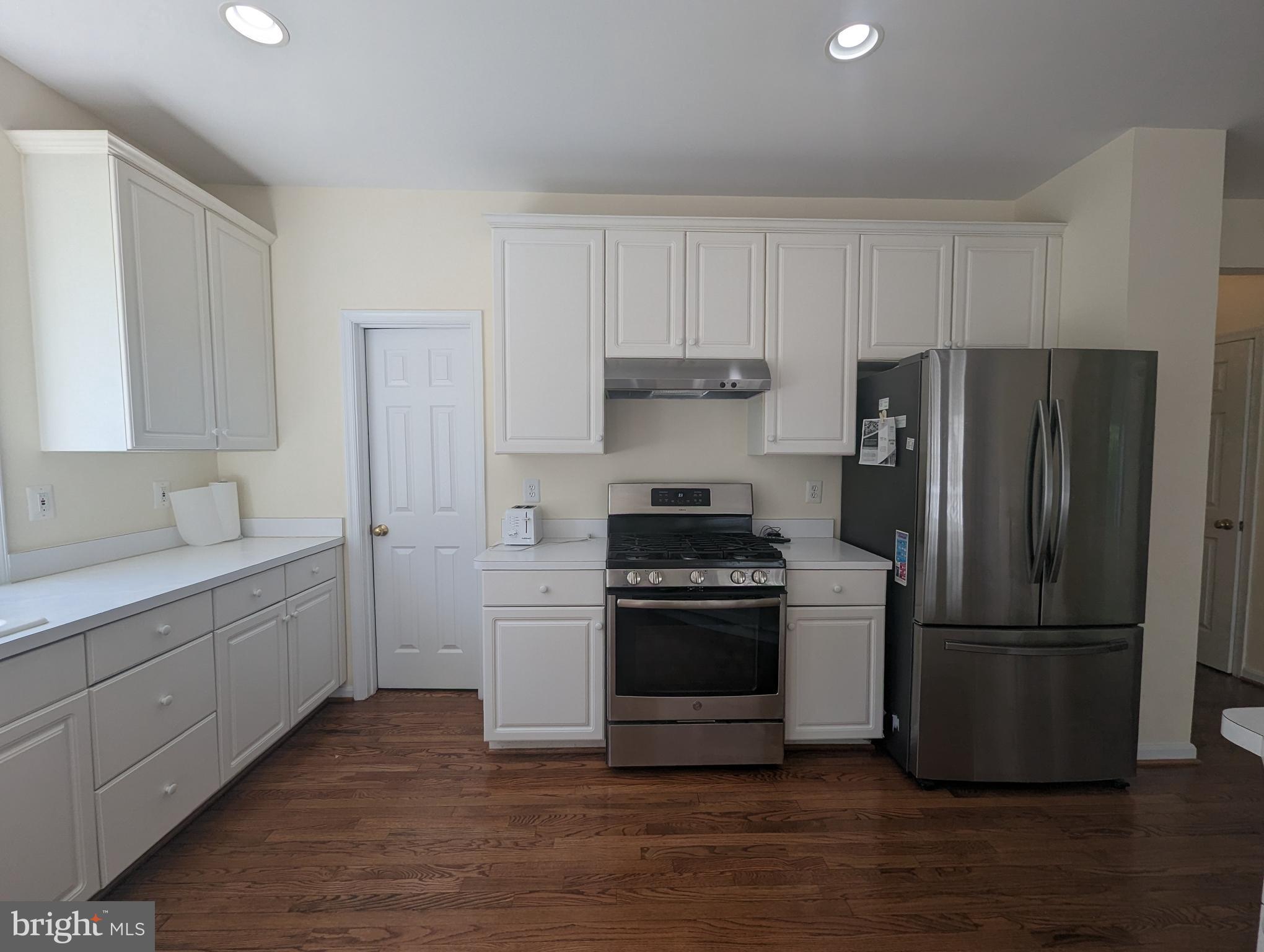 47588 Compton Circle Sterling, VA 20165 - Photo 10 of 38