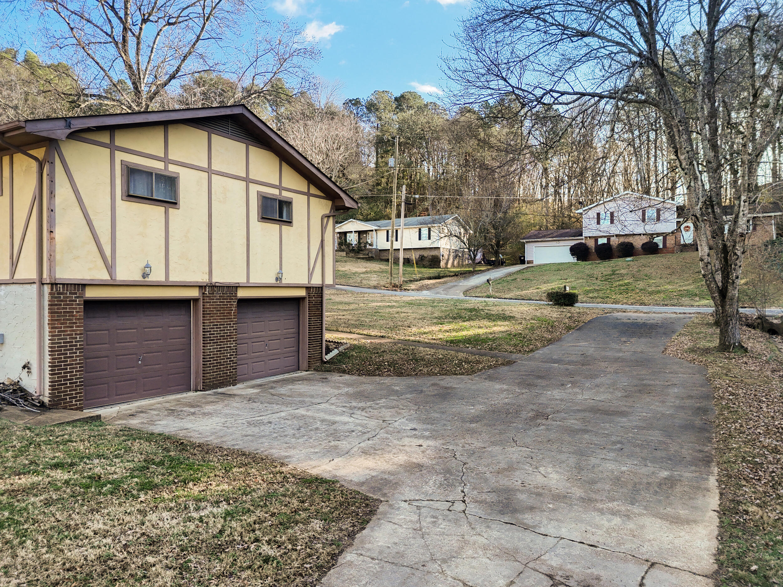 909 Chestnut Wood Lane Chattanooga, TN 37421 - Photo 4 of 30 dji_20251229232218_0185_d