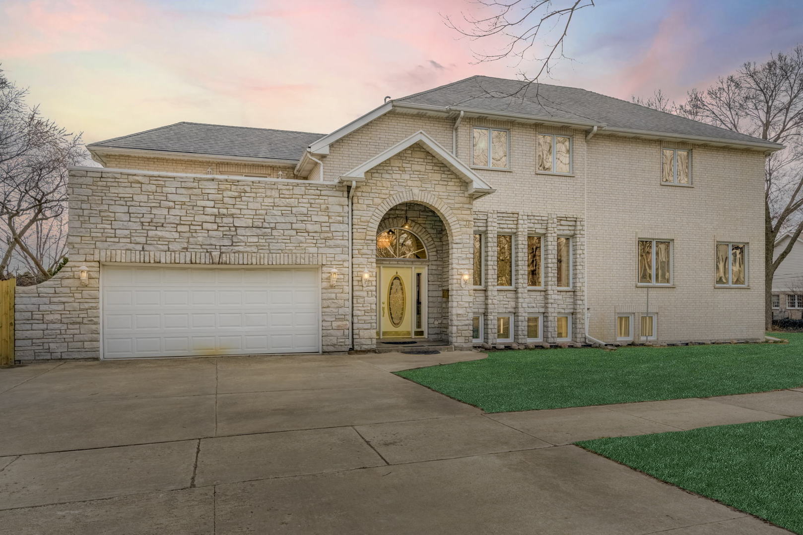 11 North County Line Road Hinsdale, IL 60521 - Photo 1 of 33